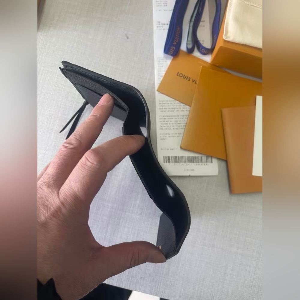 Louis Vuitton Victorine Wallet - Picture 10 of 11